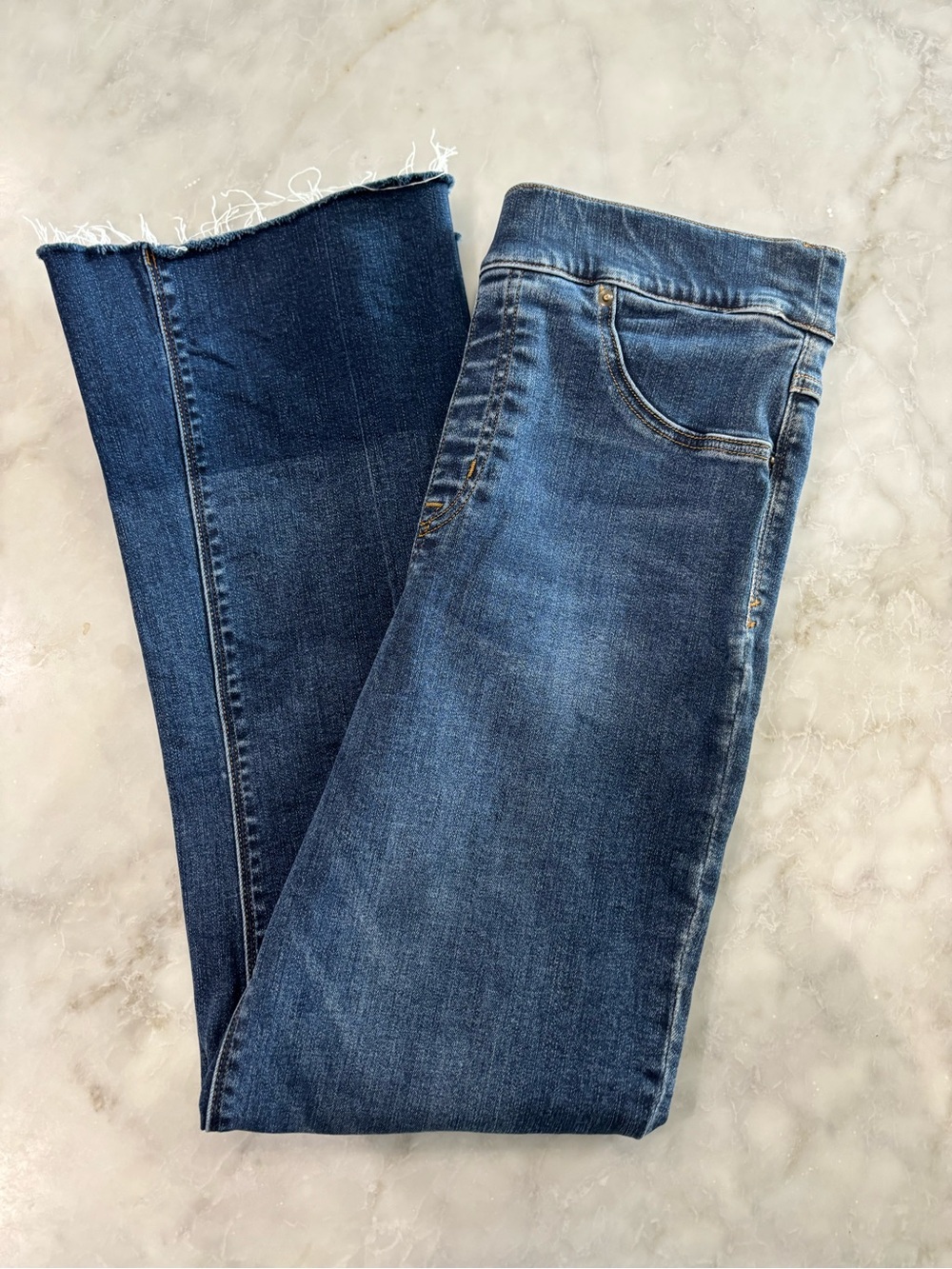 SPANX Indigo Cropped Ankle Jeans with Frayed Hem
